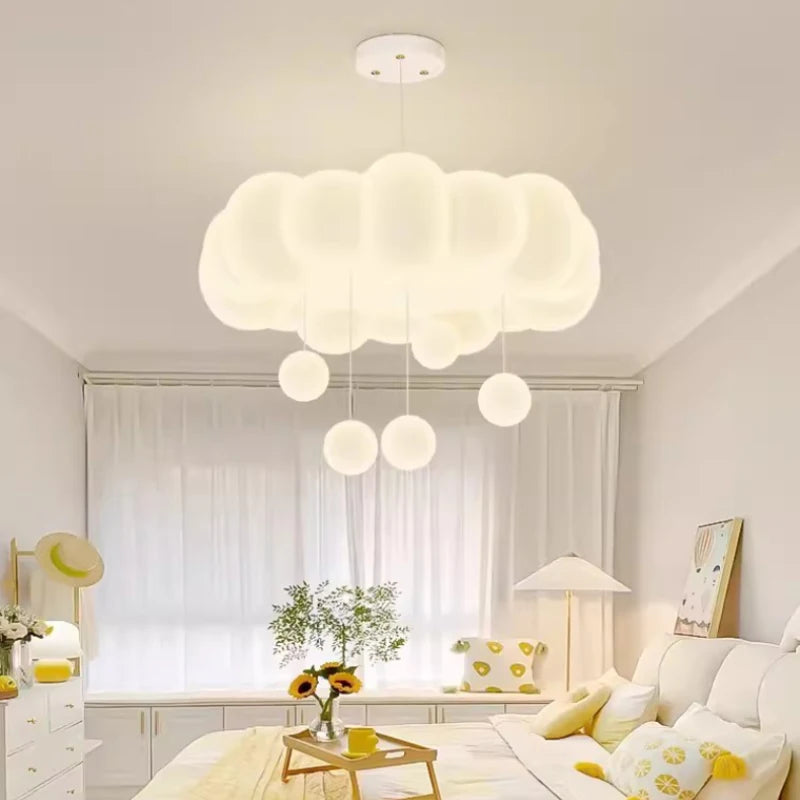 lustre moderne nuages romantique pour chambre enfant décoration intérieur