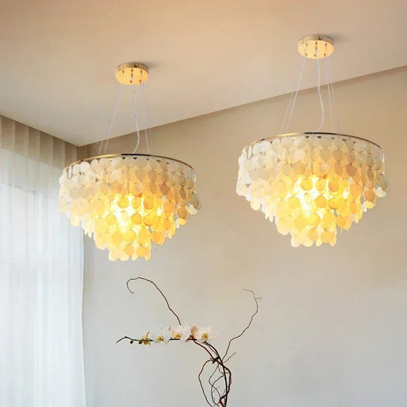 lustre moderne en coquillage design créatif pour intérieur élégant