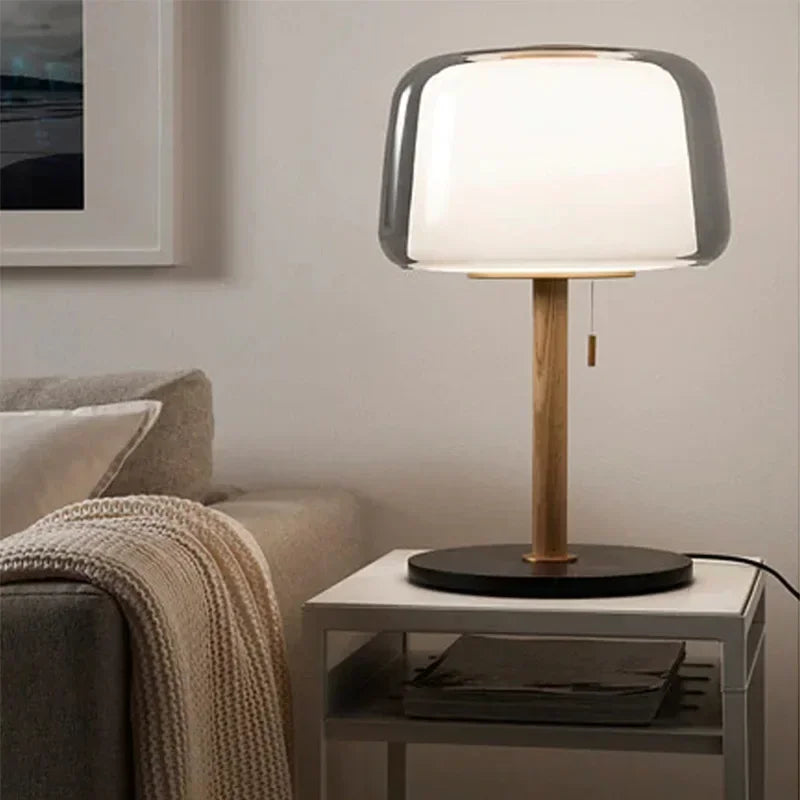 lampe de chevet design moderne en verre pour décoration élégante