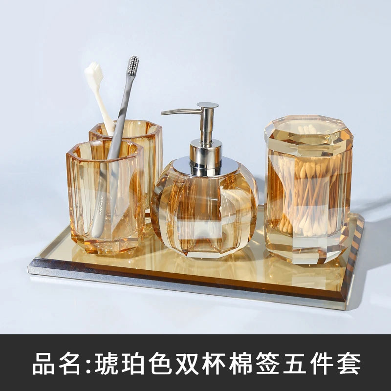 ensemble de produits de toilette en cristal et verre