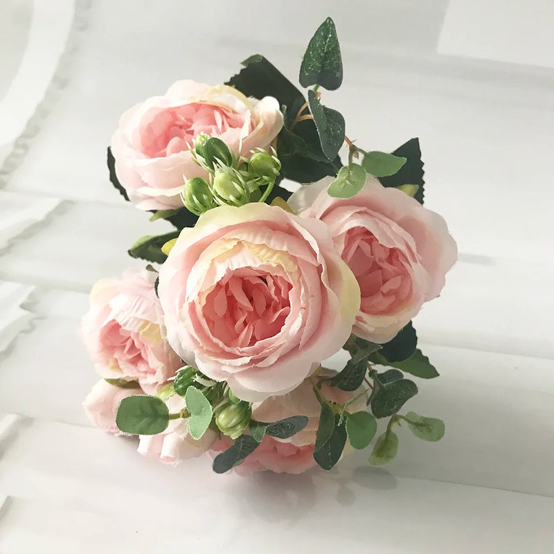 petit bouquet de fleurs artificielles pour décoration printanière et mariage