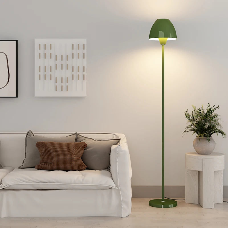 lampadaire moderne minimaliste design nordique avec interrupteur au pied