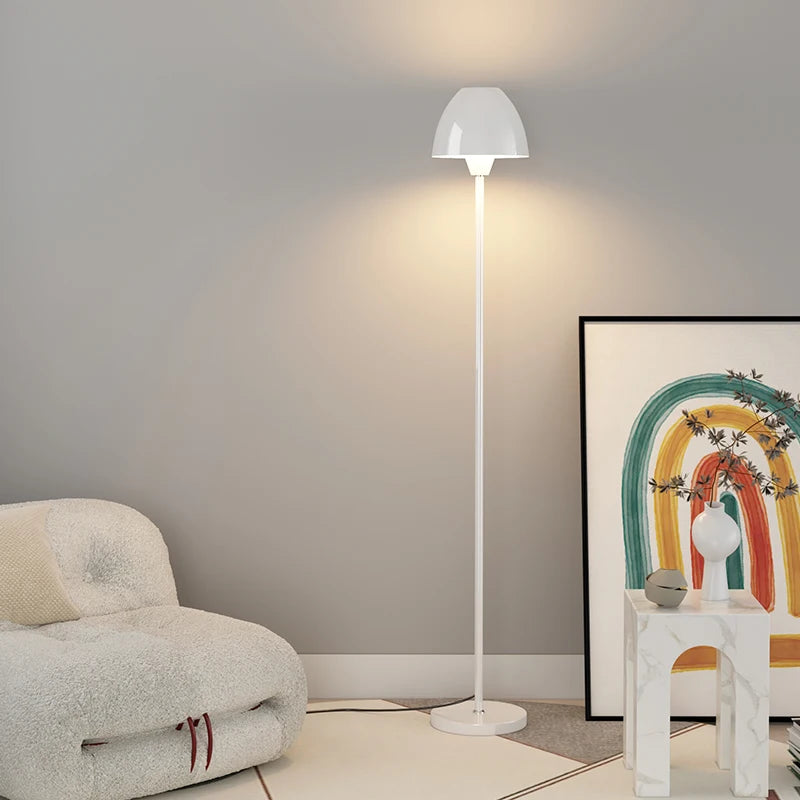 lampadaire moderne minimaliste design nordique avec interrupteur au pied