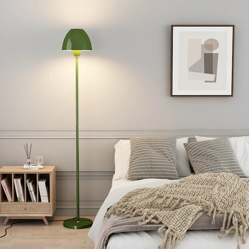 lampadaire moderne minimaliste design nordique avec interrupteur au pied