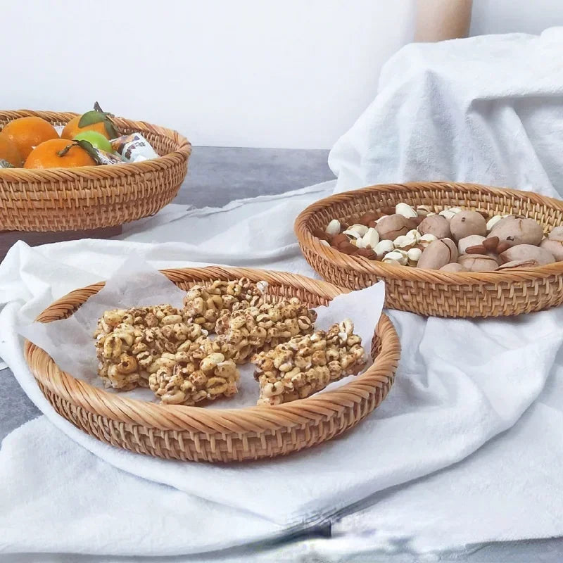 panier rond en rotin tressé pour fruits et collations