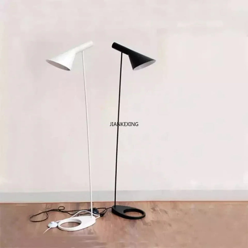 lampadaire led design arne jacobsen pour décoration moderne