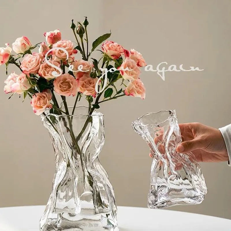 vase en verre transparent irrégulier pour décoration de table