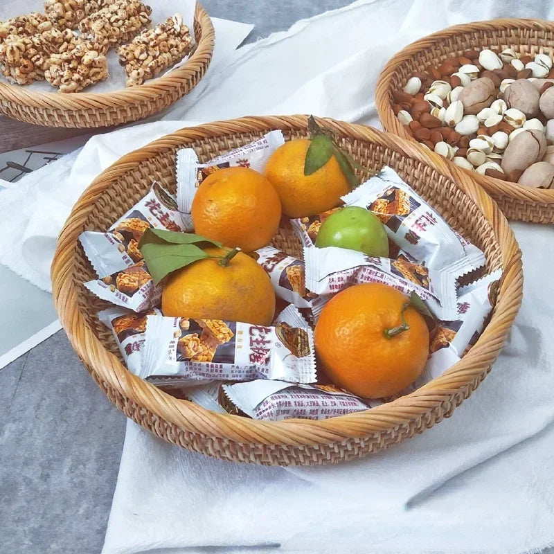 panier rond en rotin tressé pour fruits et collations