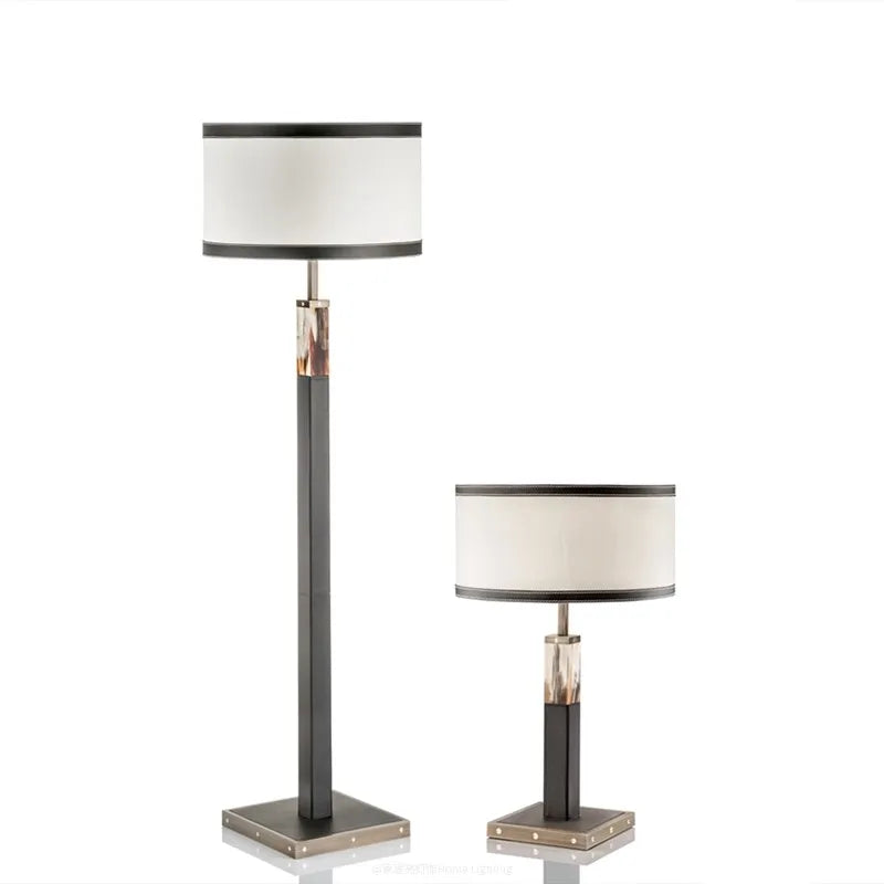 lampadaire de luxe design moderne pour salon côté canapé