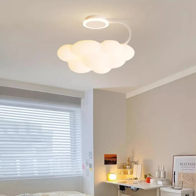 lustre romantique nuages pour chambre enfant décoration nordique