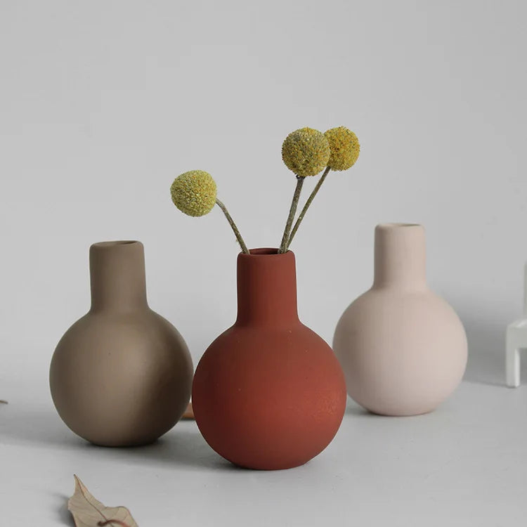 vase en céramique artisanale pour fleurs séchées décoratif et créatif