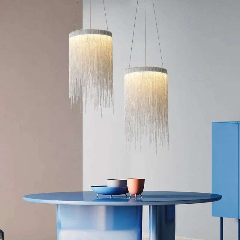 lustre de luxe à pampilles pour intérieur moderne et élégant