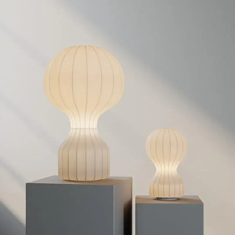 lampe à poser design italien en tissu pour intérieur