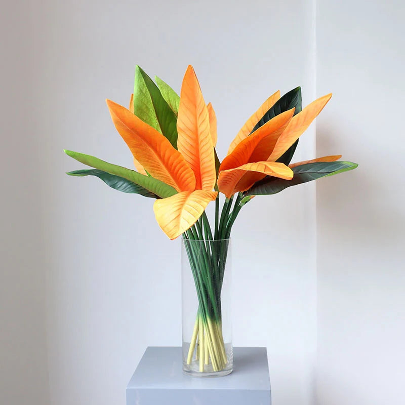 arrangement floral tropical avec oiseaux et bananes décoratif mariage