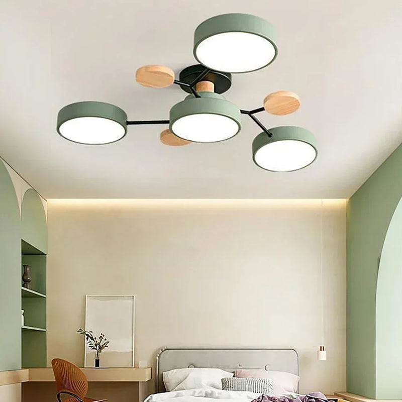 plafonnier LED en bois design nordique pour intérieur élégant