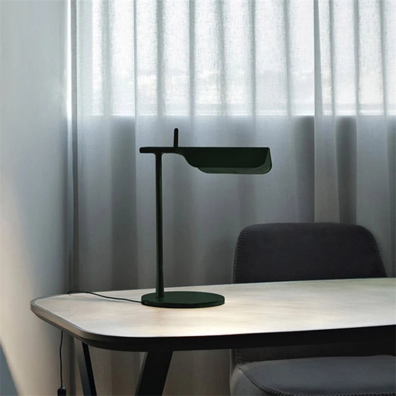 lampadaire minimaliste nordique en métal led rotative