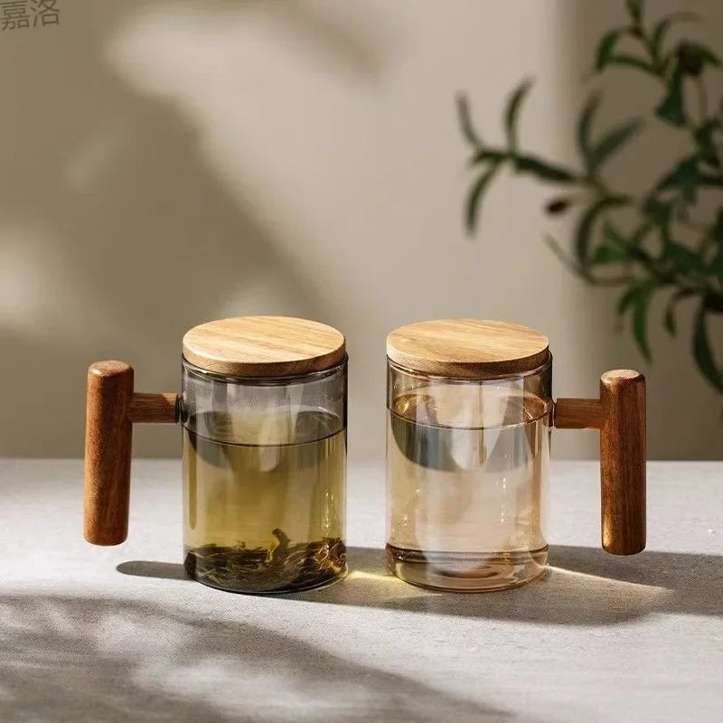 tasse en verre borosilicate avec poignée en bois et couvercle