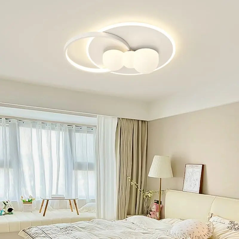 plafonnier minimaliste avec bulle suspendue et lustre en nuage