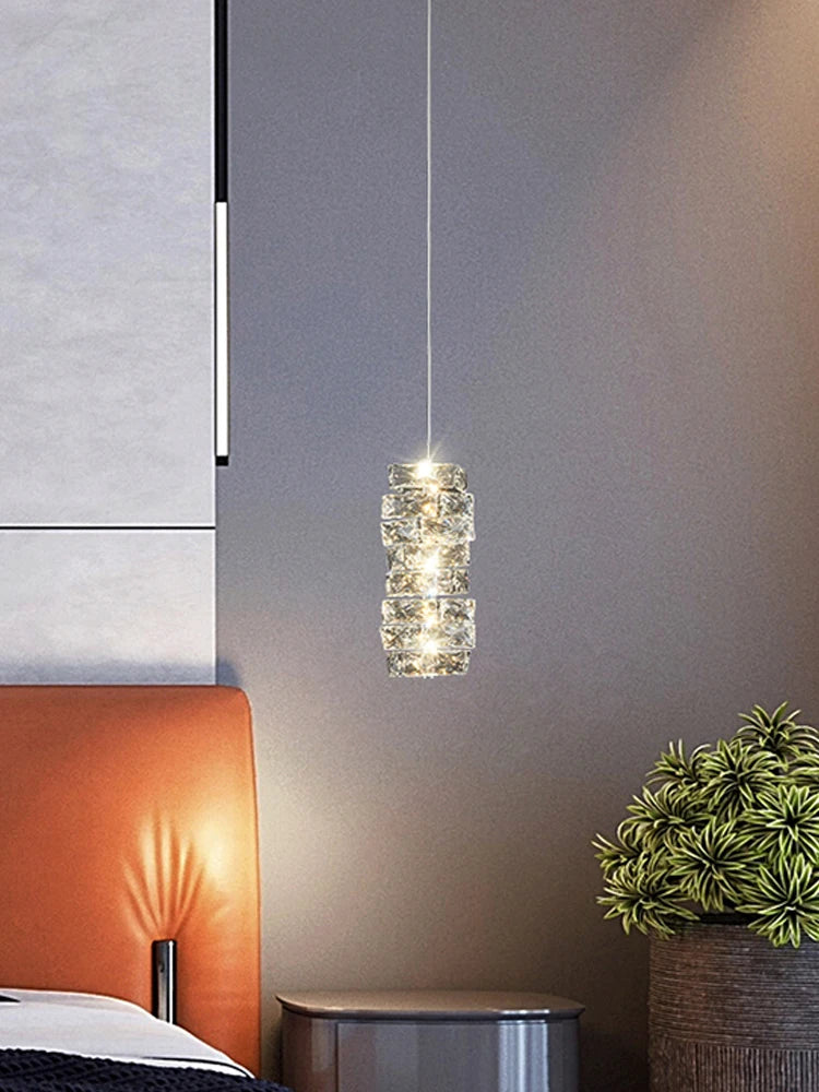 lustre moderne léger en cristal pour intérieurs élégants et contemporains