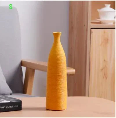 vase en céramique moderne pour décoration intérieure artisanale