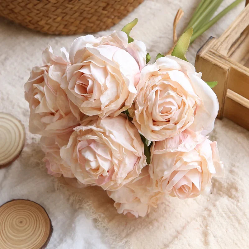 bouquet de roses artificielles pour décoration et photographie