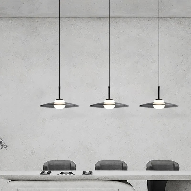 Suspension LED en verre au design nordique minimaliste