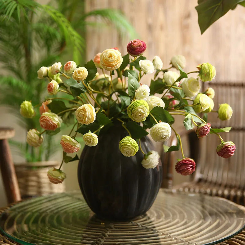 fleurs artificielles en soie roses et renoncules pour décoration de mariage