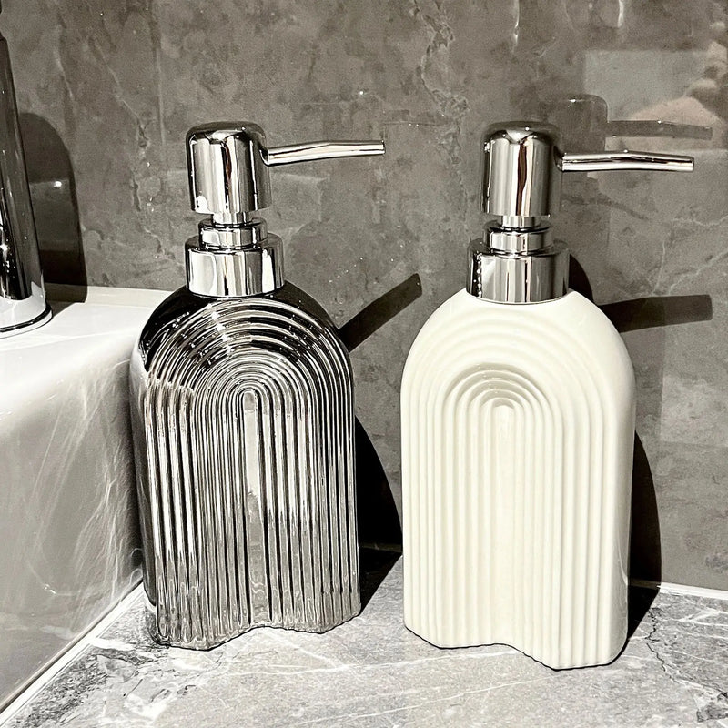 bouteille créative de désinfectant pour les mains luxe salle de bain