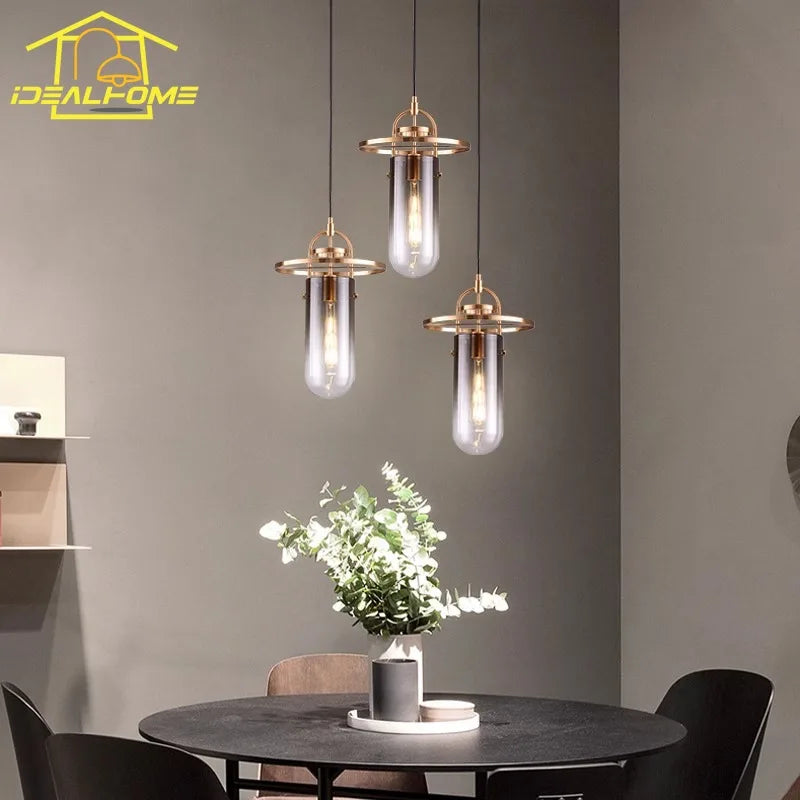 suspension en verre doré design italien éclairage minimaliste intérieur