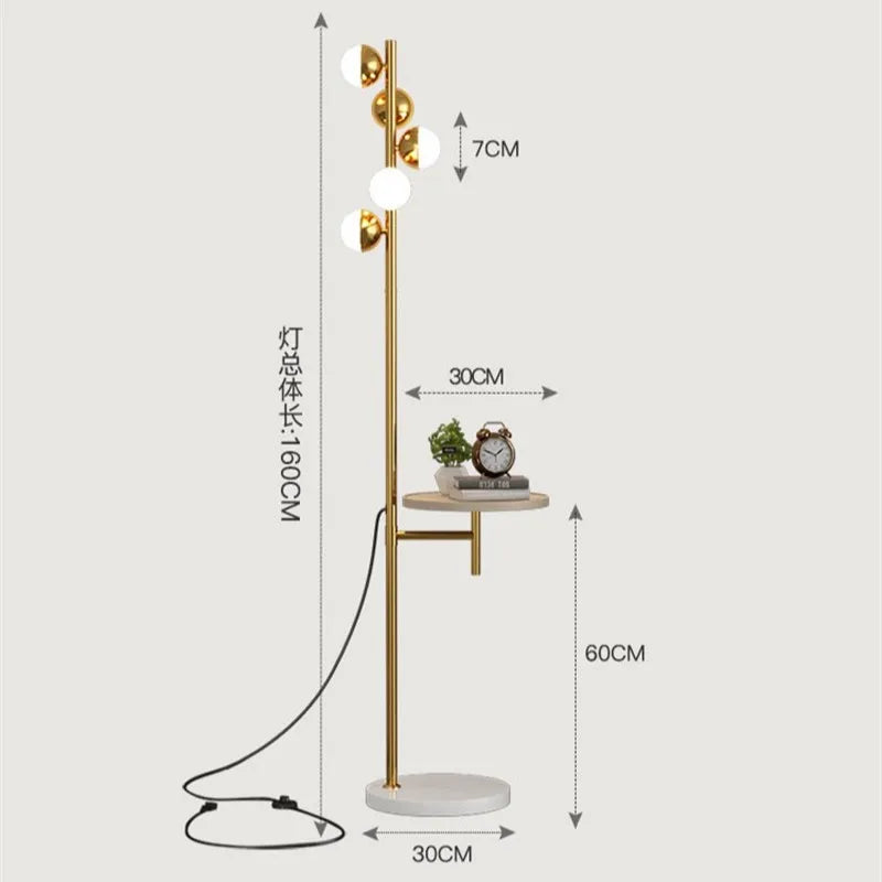 lampe de sol et table en bois avec chargement sans fil