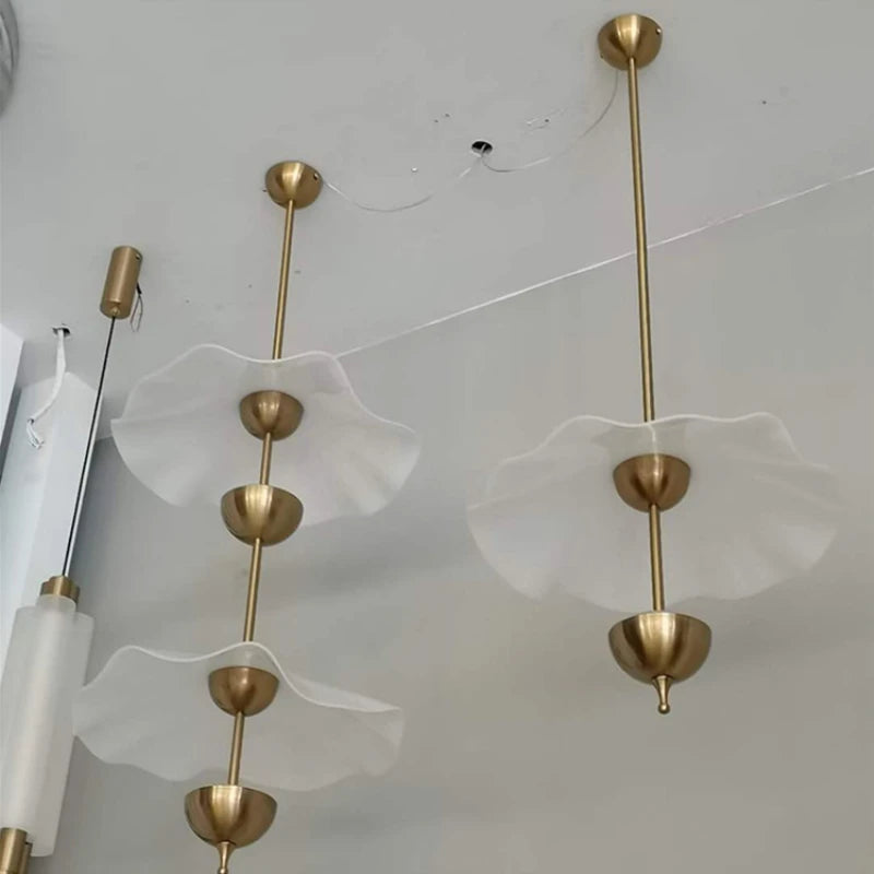 lampe suspension feuille de lotus métal doré luminaires art déco