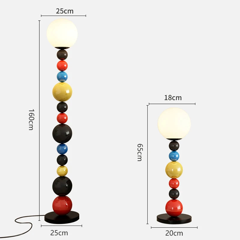 lampadaire moderne à perles colorées et abat-jour en verre