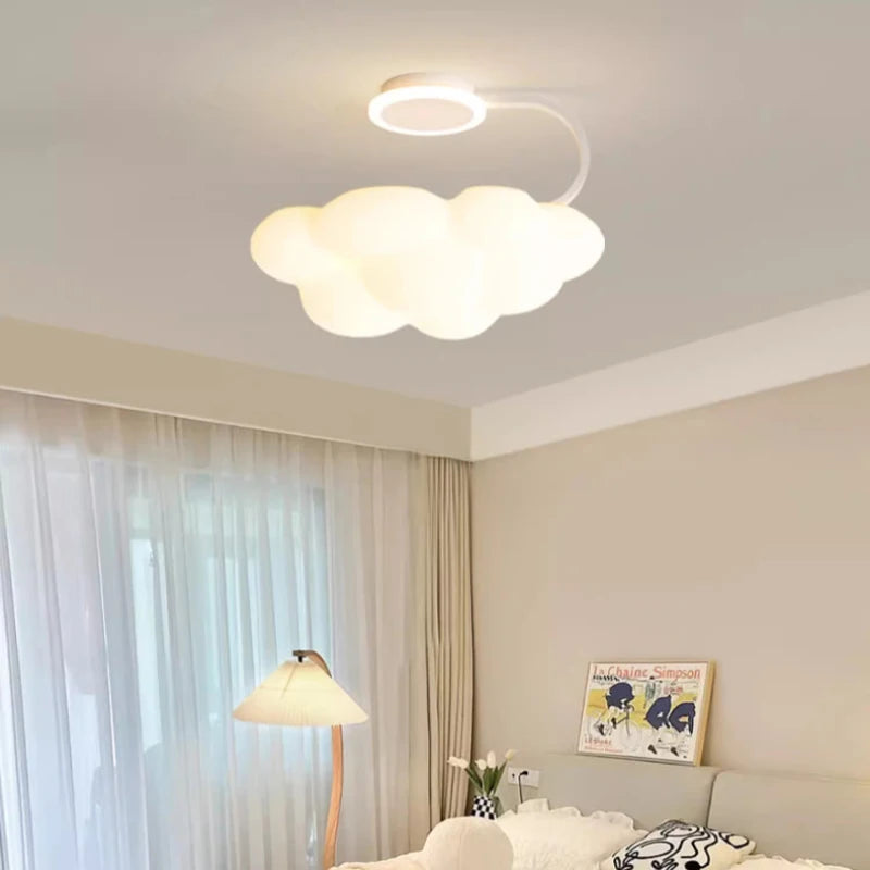 lustre romantique nuages pour chambre enfant décoration nordique