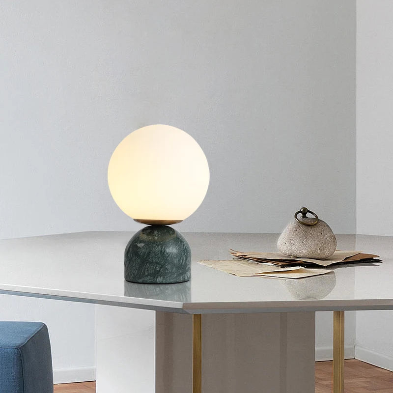 Lampe de table LED en verre et marbre