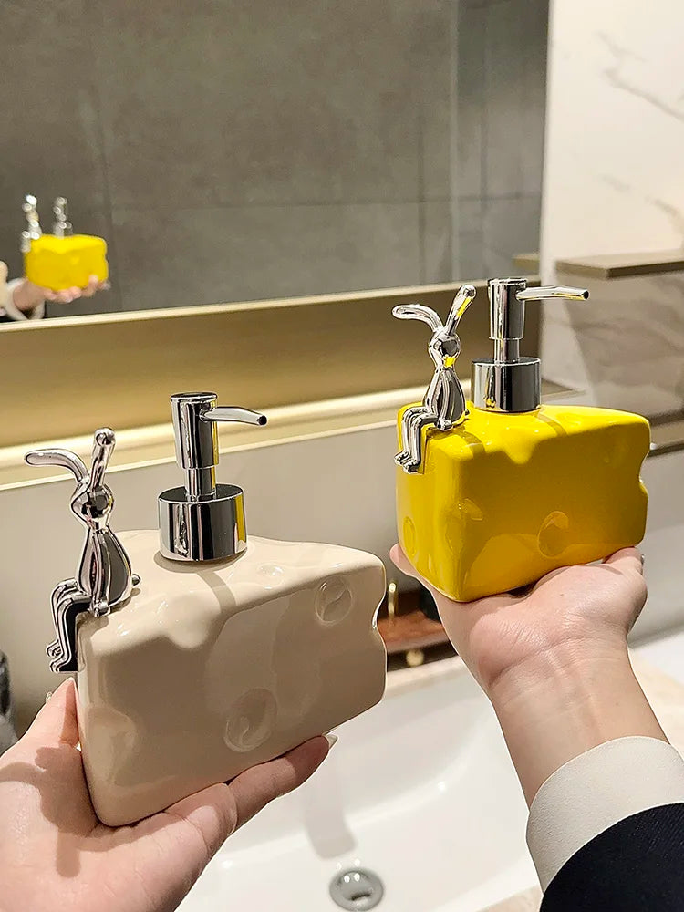 distributeur de savon créatif en céramique pour salle de bain