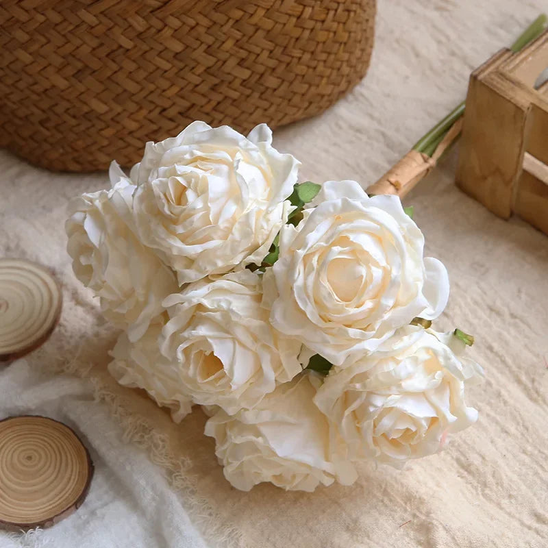 bouquet de roses artificielles pour décoration et photographie