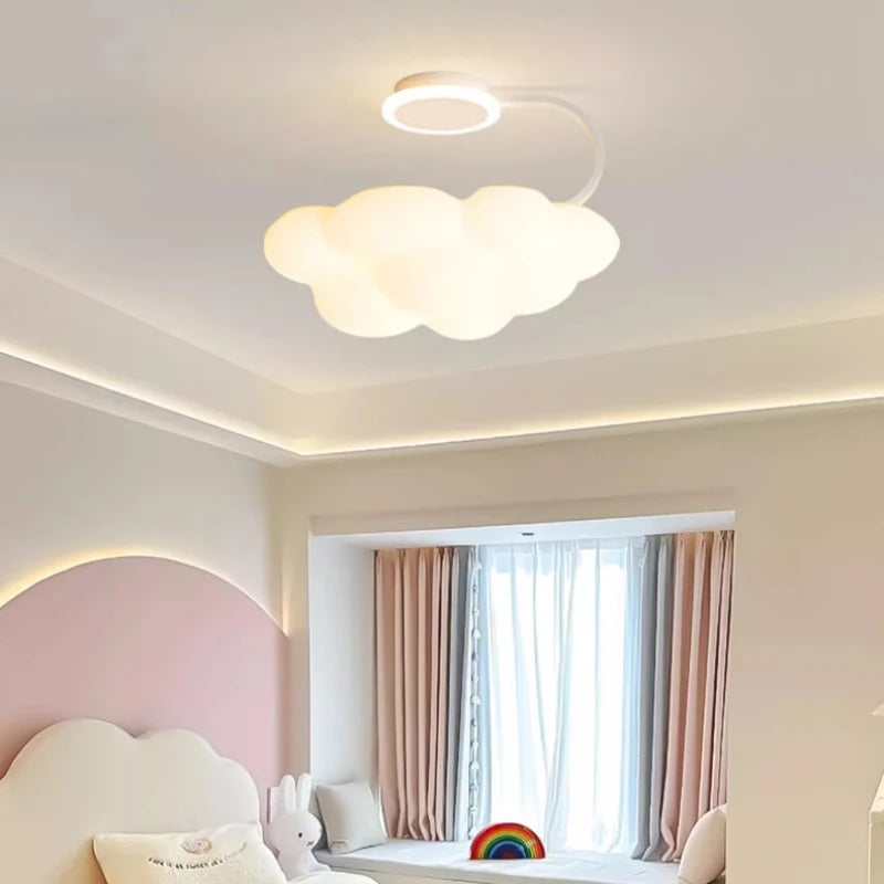 lustre romantique nuages pour chambre enfant décoration nordique