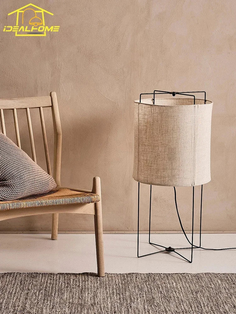 lampe de sol design minimaliste japonais wabi-sabi en tissu pour intérieur