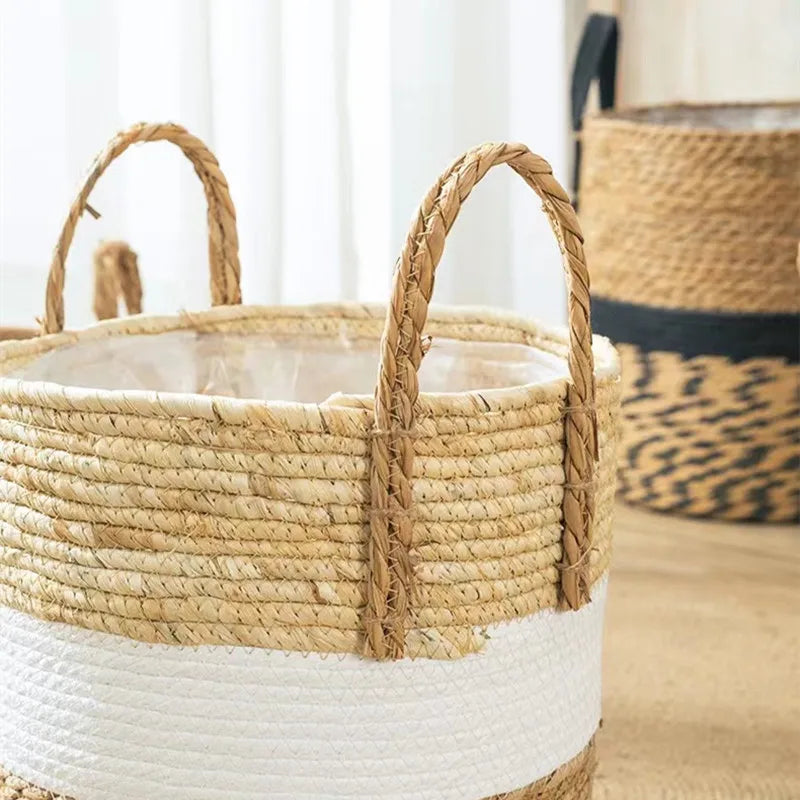 panier en osier naturel pour jardin et rangement décoratif