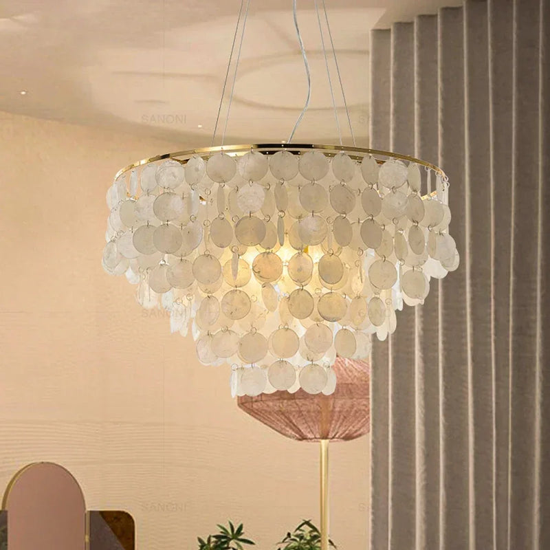 lustre moderne en coquillage design créatif pour intérieur élégant