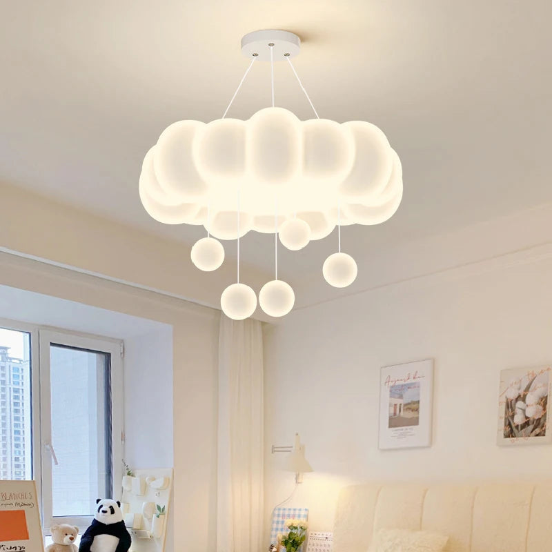 lustre moderne nuages romantique pour chambre enfant décoration intérieur