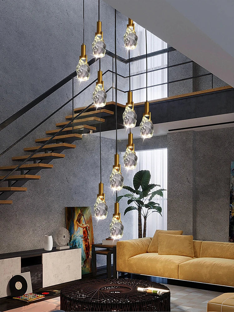 lustre moderne créatif en cristal pour escalier colimaçon