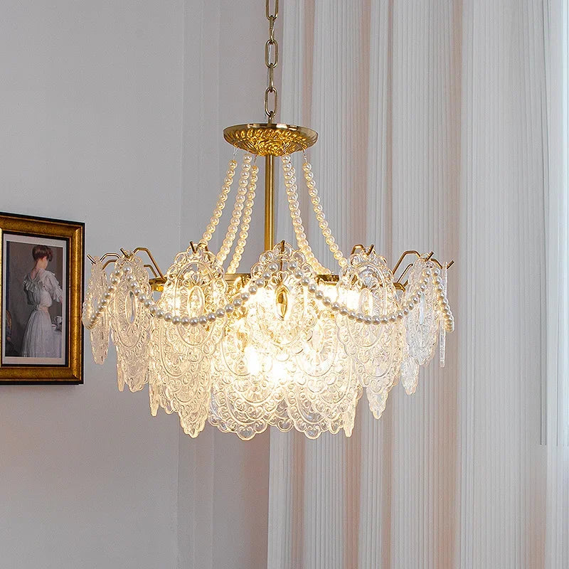 lustre moderne en verre clair pour intérieur élégant