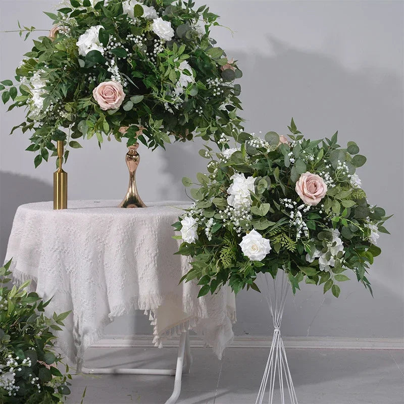 boule de fleurs artificielles arrangement de roses blanches décoration mariage