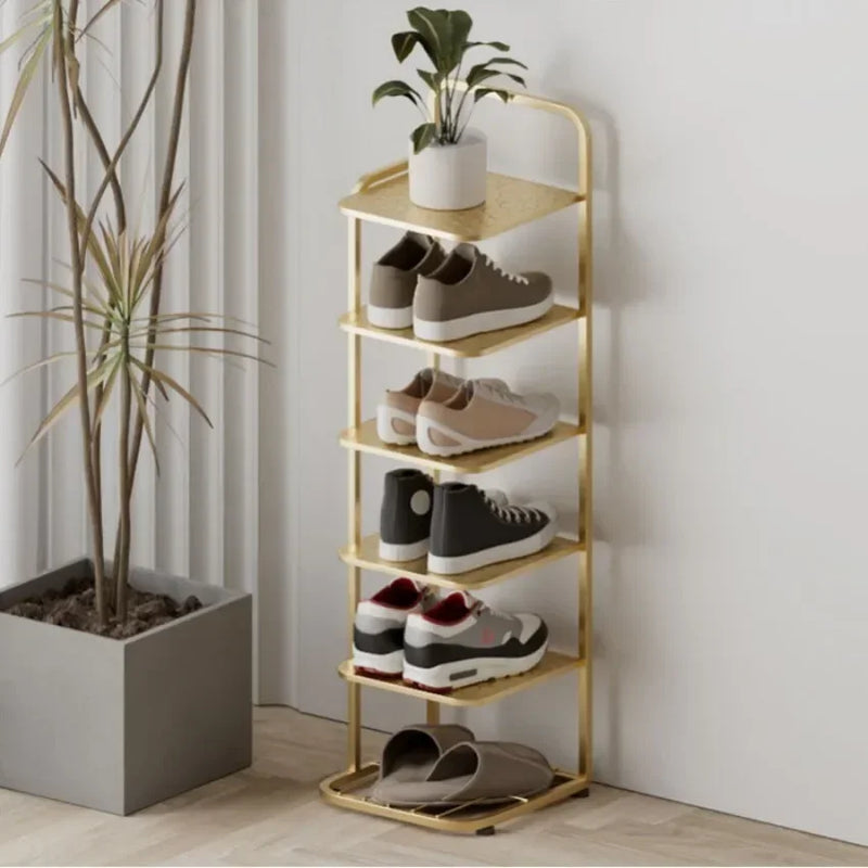 étagère à chaussures moderne en métal pour un rangement vertical élégant