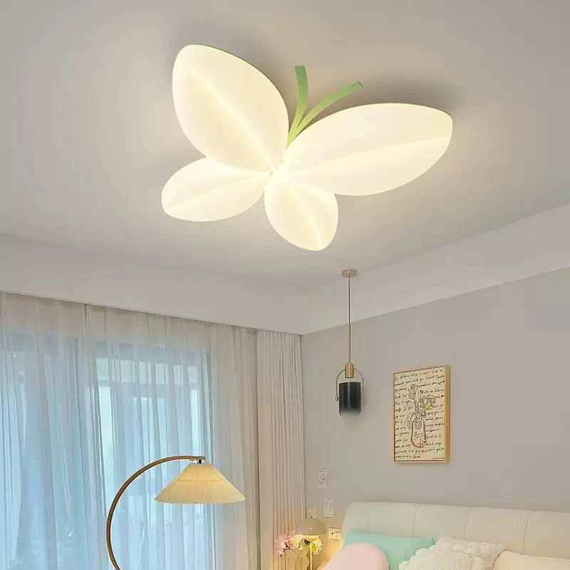 plafonnier créatif papillon pour chambre de petite fille