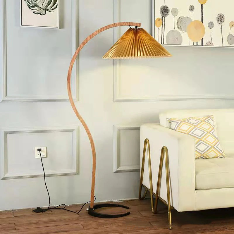 Lampadaire LED en bois massif au design nordique moderne