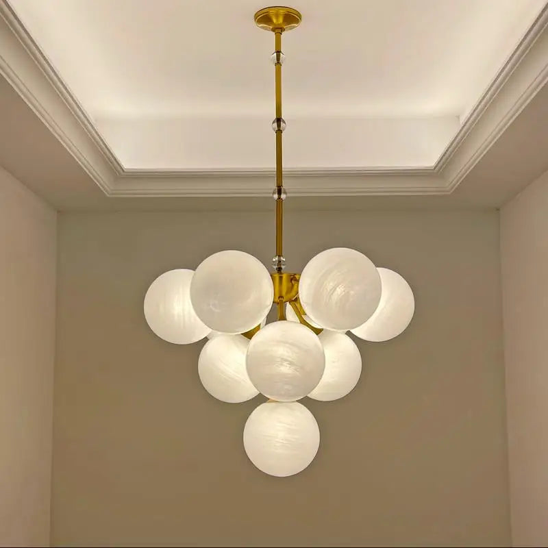 lustre en cuivre design moderne pour un intérieur élégant