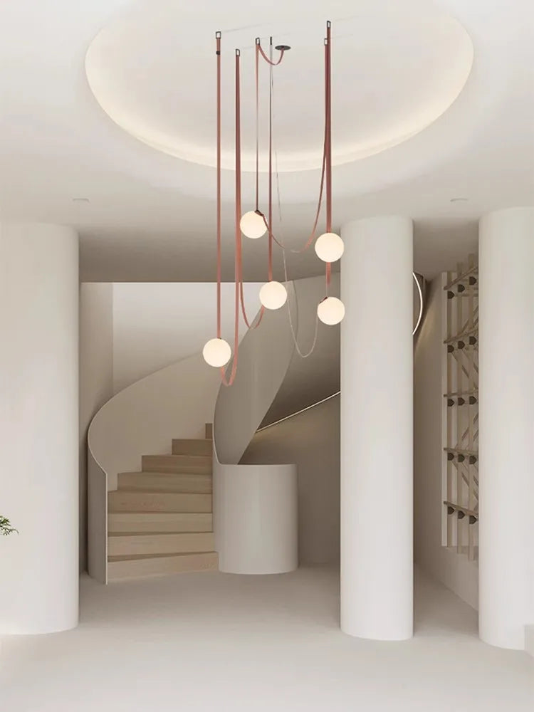 suspension design italien pour un intérieur minimaliste élégant