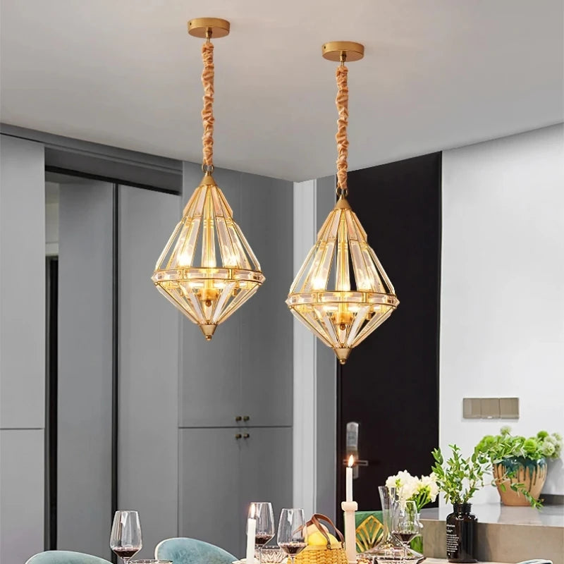 suspension en cristal doré design nordique pour décoration élégante